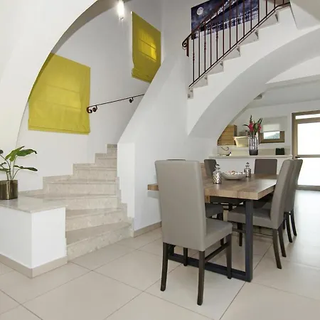 Regina By Interhome *